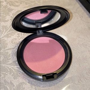 SOLD MAC Pink Highlighter Compact in Pearl Blossom